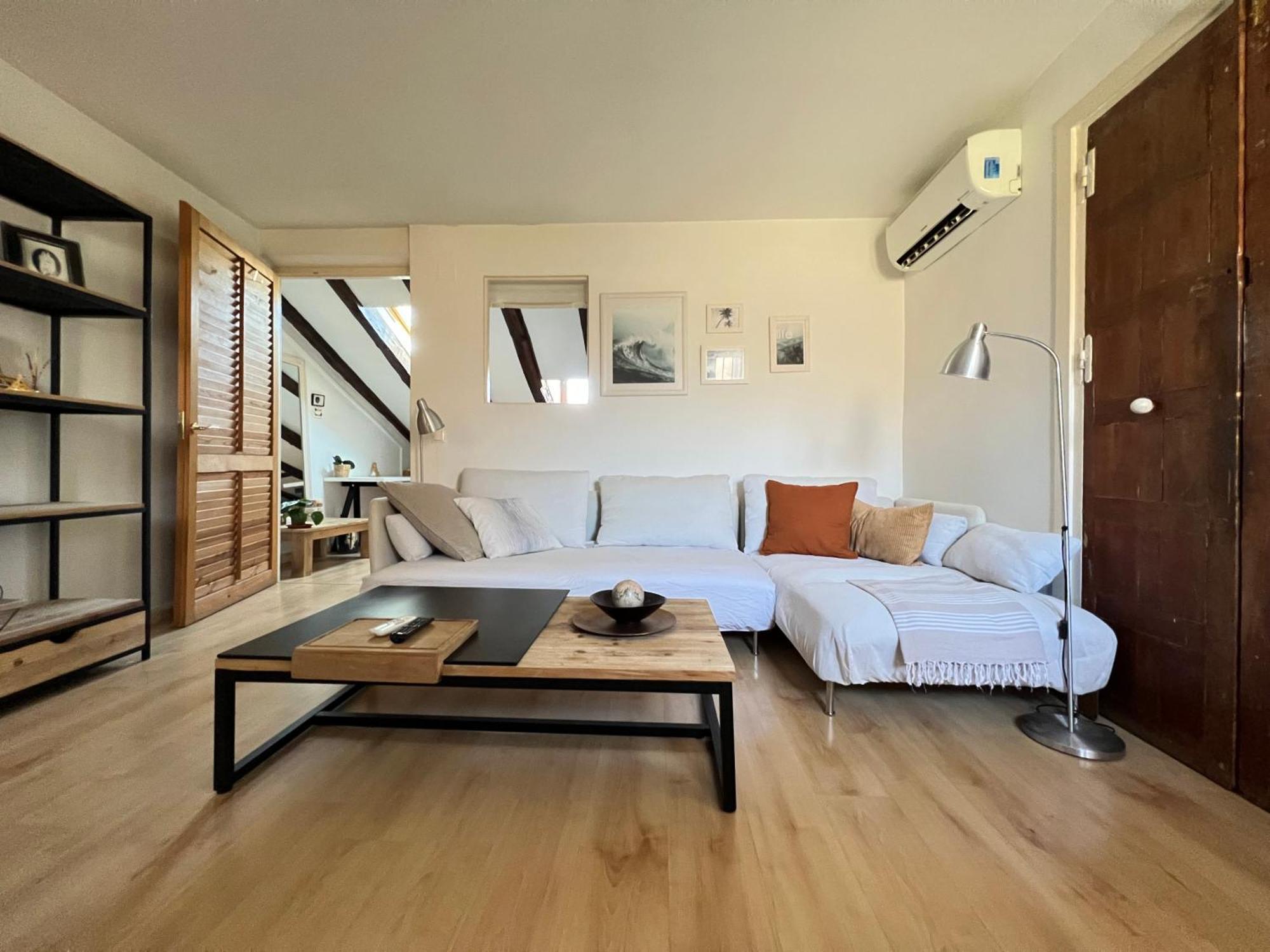 Apartment In Monumental Square Madrid Center — Photos 2